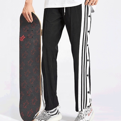 Beli Pantat Track Skateboard Hip Hop Street Custom Pria Bernafas dengan Jalur Sisi dan Tombol online manufacture